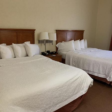 Hampton Inn Belle Vernon Exteriör bild