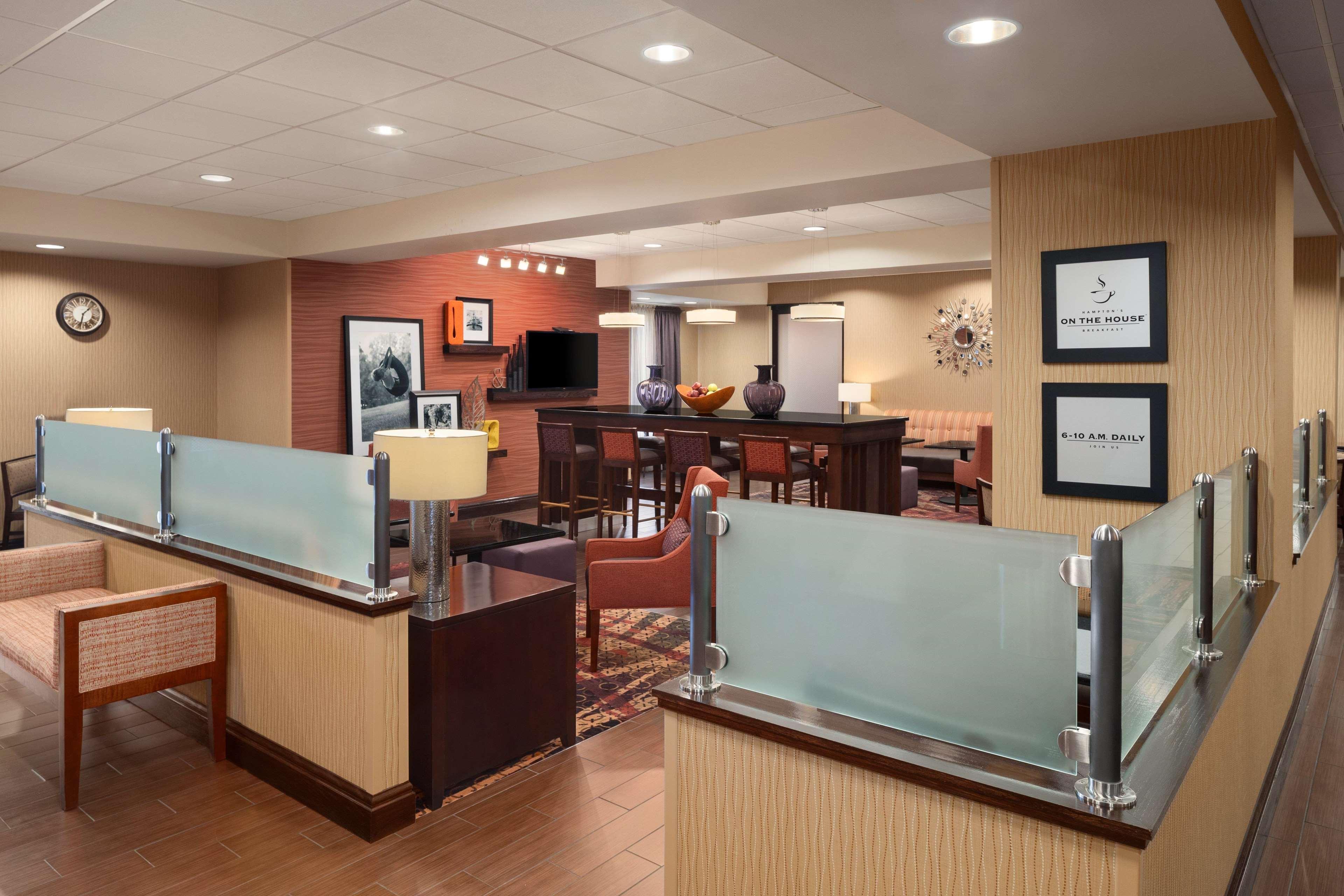 Hampton Inn Belle Vernon Exteriör bild