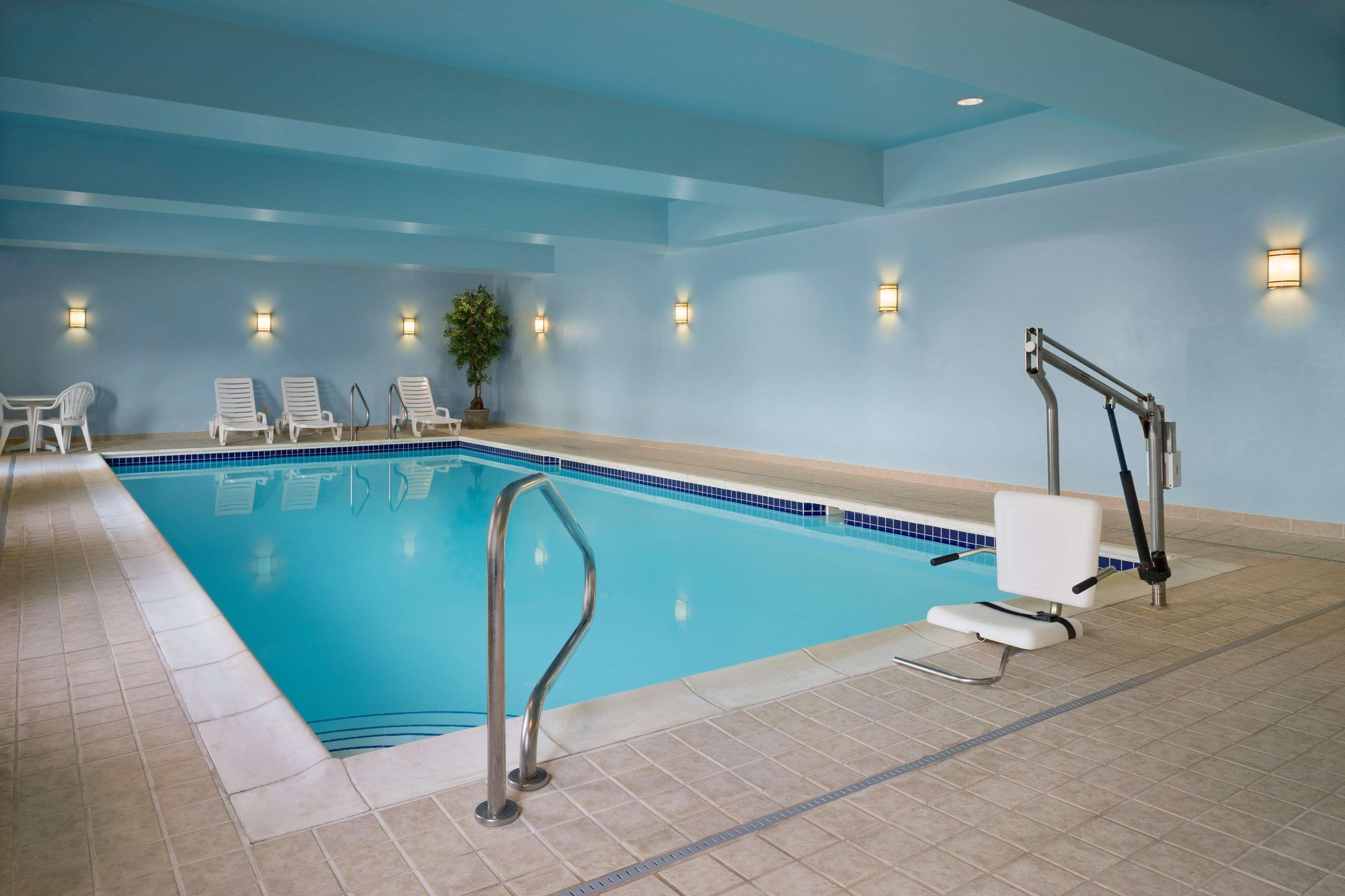 Hampton Inn Belle Vernon Exteriör bild