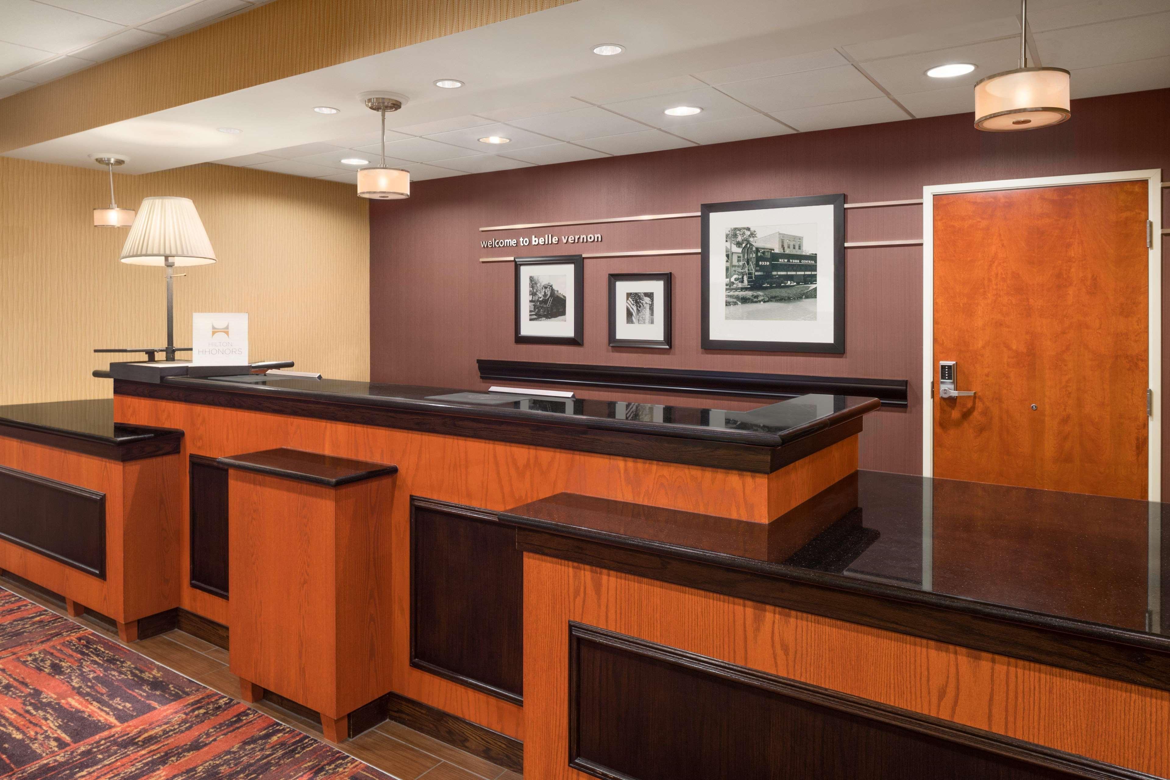 Hampton Inn Belle Vernon Exteriör bild