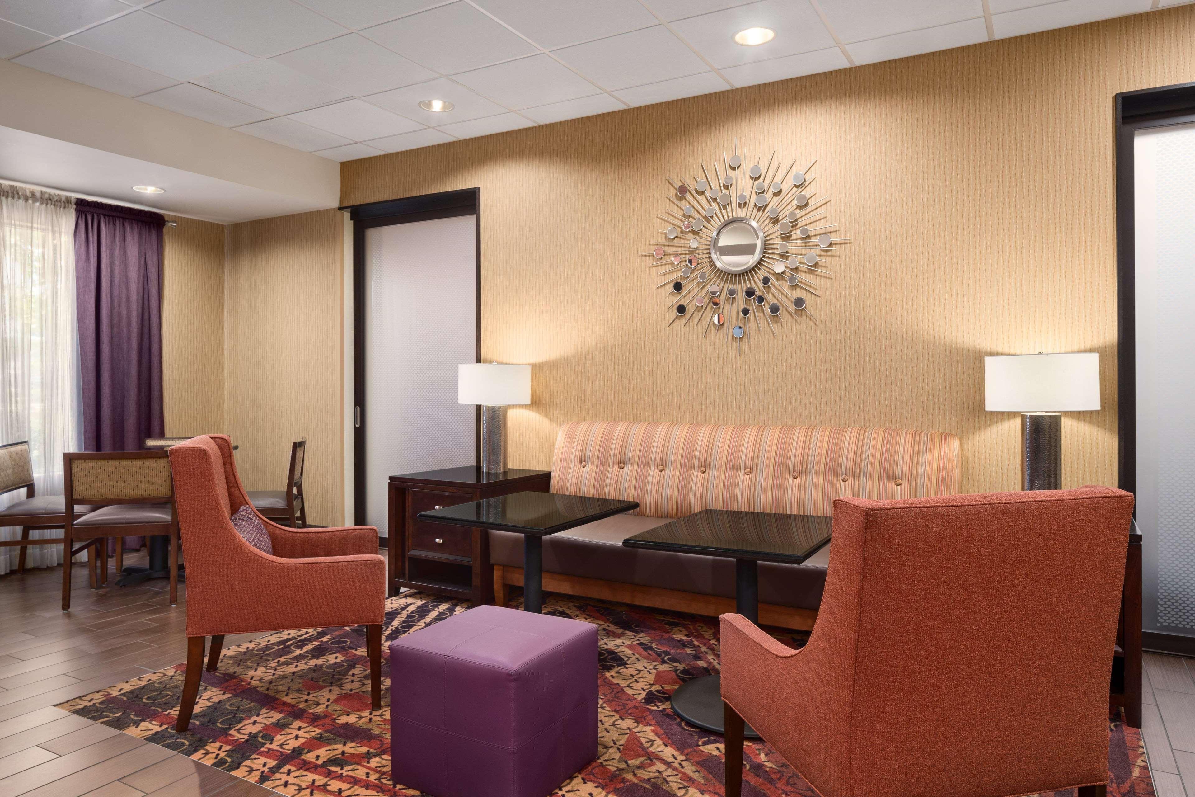 Hampton Inn Belle Vernon Exteriör bild