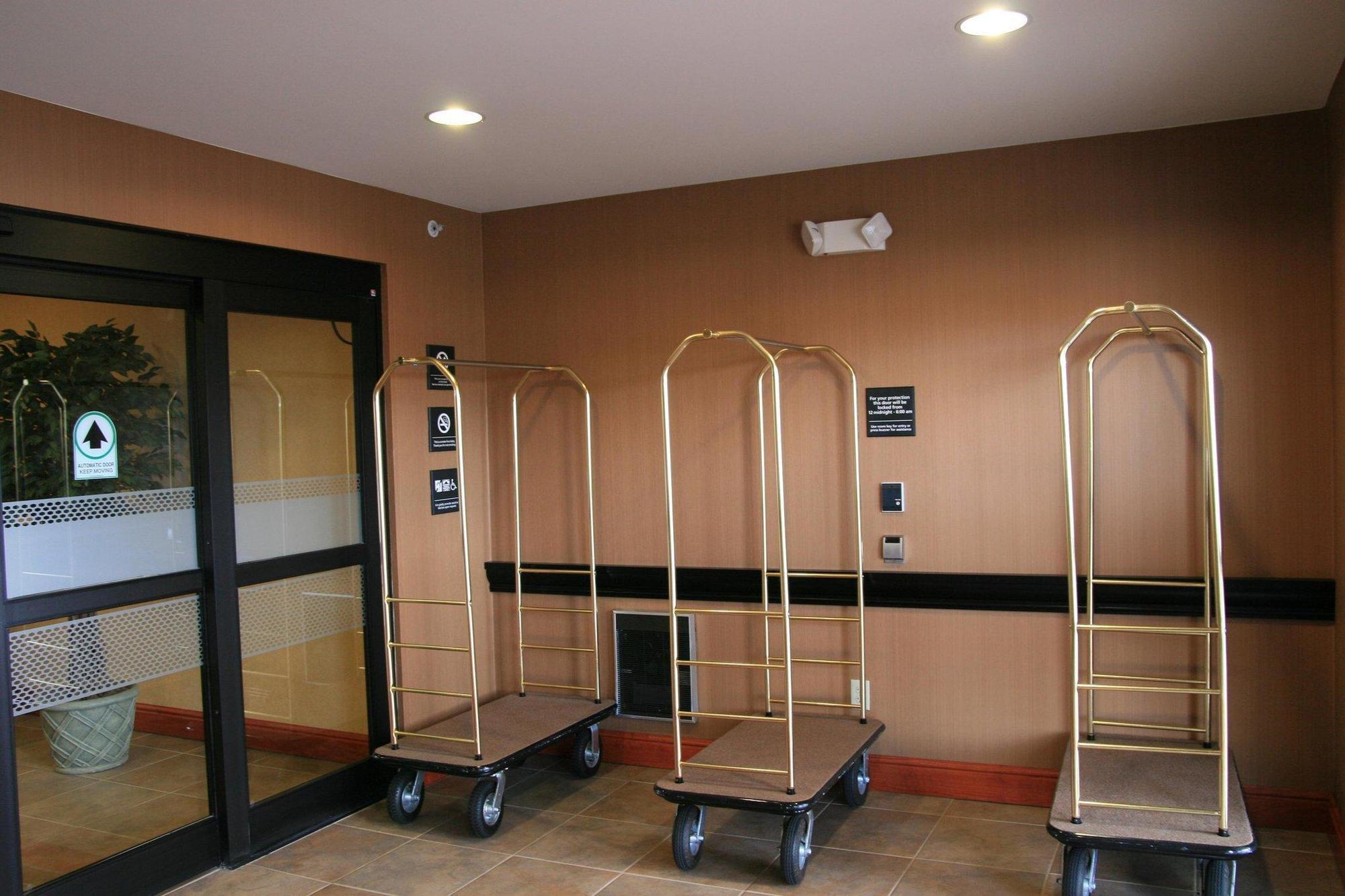 Hampton Inn Belle Vernon Exteriör bild