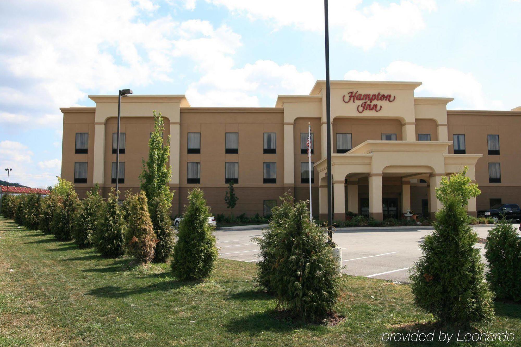 Hampton Inn Belle Vernon Exteriör bild